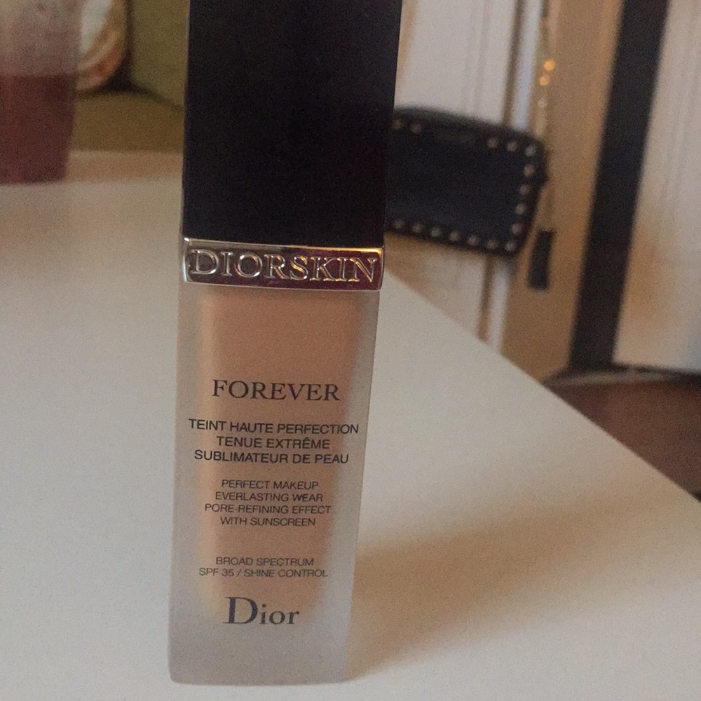 Dior Foundation (40, honey beige)